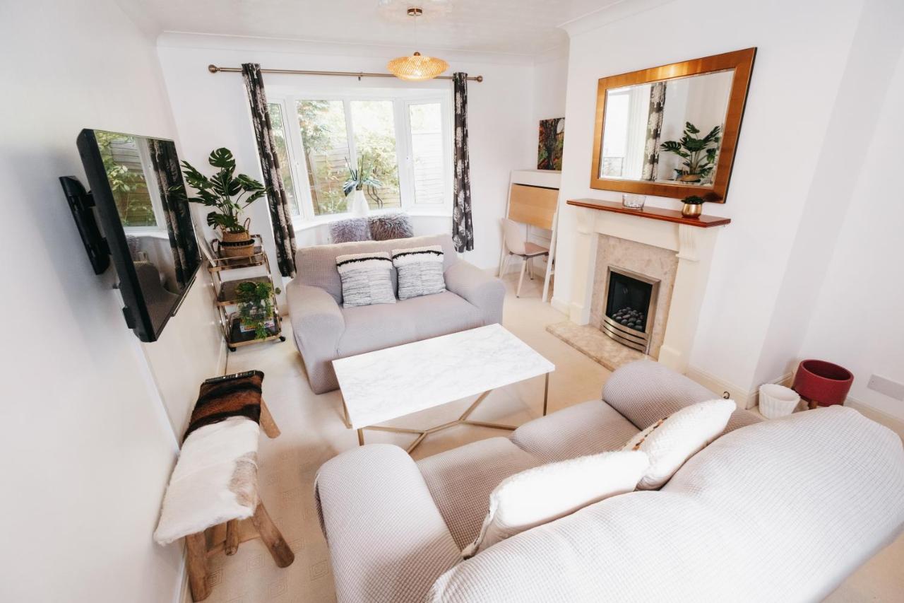 Booker Avenue House - 4 Bedroom House With Garden And Parking Milton Keynes Exterior photo