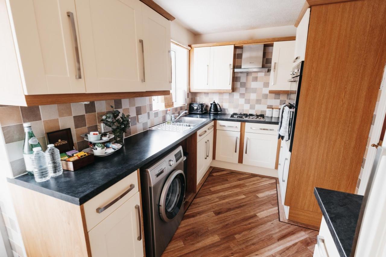 Booker Avenue House - 4 Bedroom House With Garden And Parking Milton Keynes Exterior photo